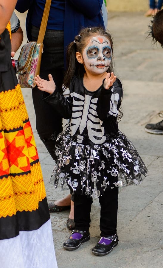 593 Dia De Los Muertos Altar National Stock Photos Free Royalty 