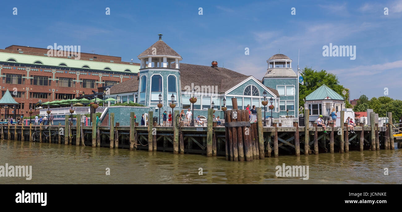 ALEXANDRIA VIRGINIA USA Chart House Restaurant Old Town Alexandria ALEXANDRIA VIRGINIA USA Chart House Restaurant Old Town Alexandria