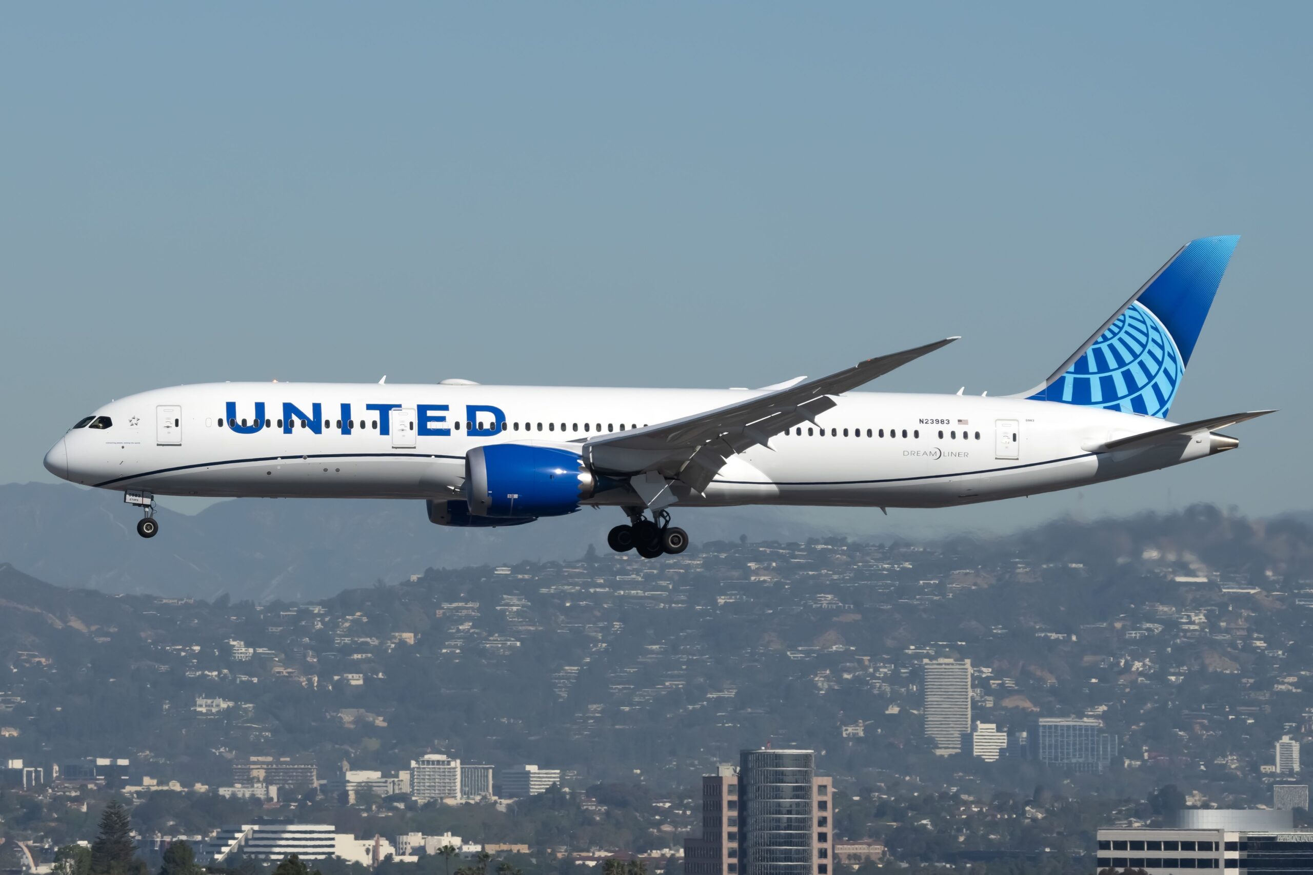 What Is United Airlines 39 39 Island Hopper 39 Service 